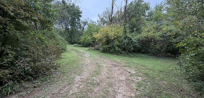 1405 Lynwood Court, Liberty, MO 64068