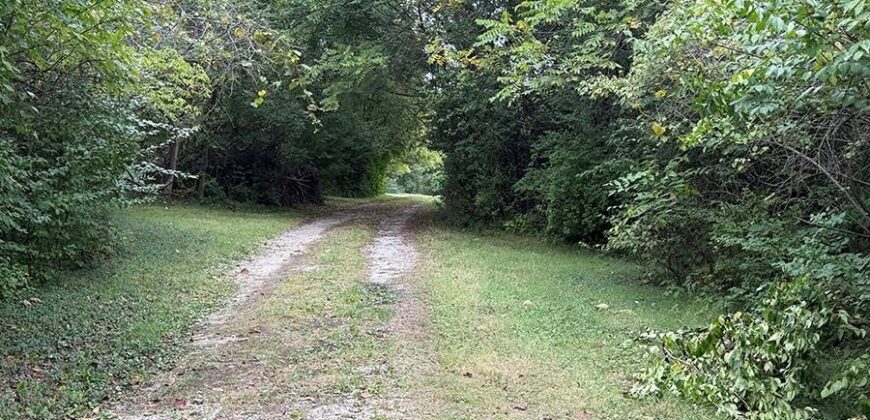 1405 Lynwood Court, Liberty, MO 64068