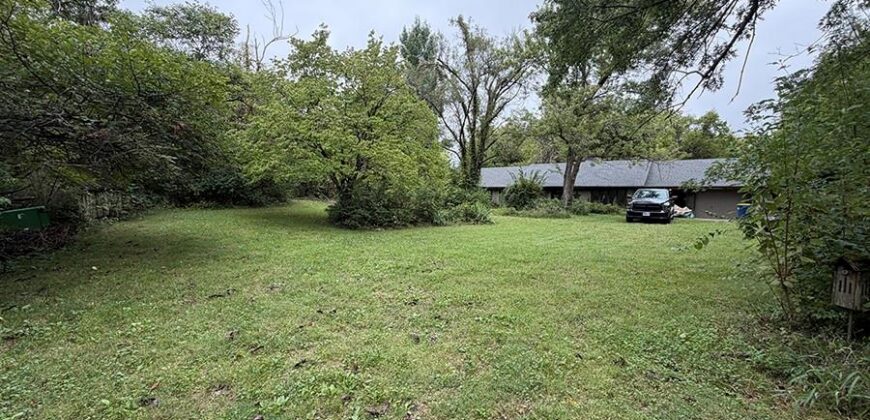 1405 Lynwood Court, Liberty, MO 64068