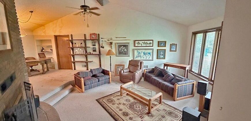 1405 Lynwood Court, Liberty, MO 64068