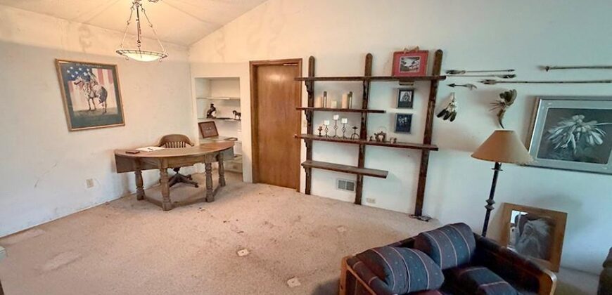 1405 Lynwood Court, Liberty, MO 64068