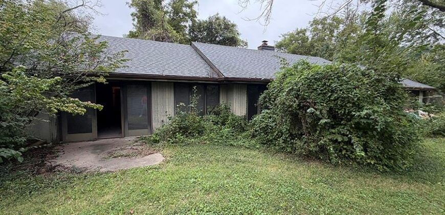 1405 Lynwood Court, Liberty, MO 64068