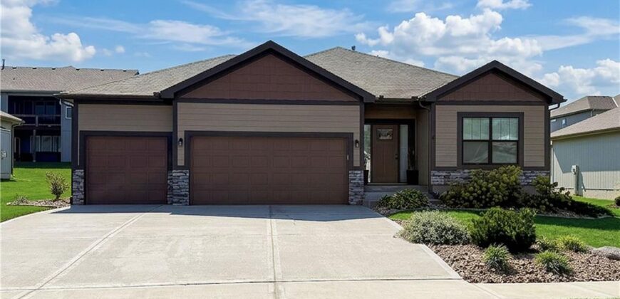 13755 NW 75th Street, Parkville, MO 64152