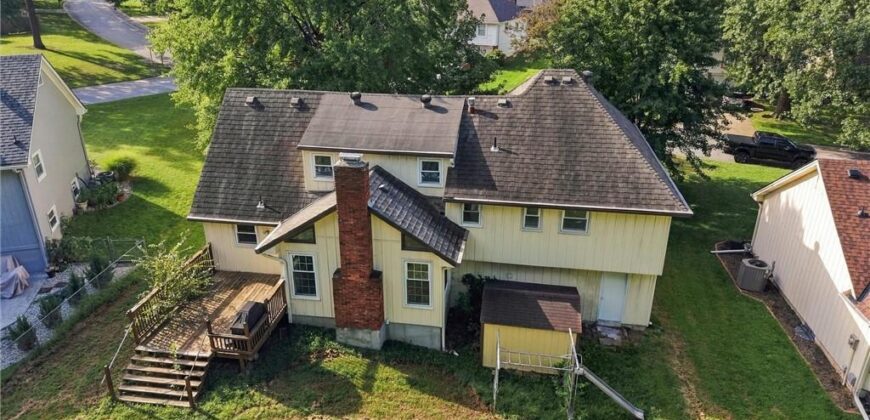 10106 NW Mirror Lake Drive, Kansas City, MO 64152