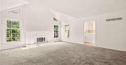 10106 NW Mirror Lake Drive, Kansas City, MO 64152