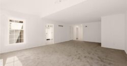 10106 NW Mirror Lake Drive, Kansas City, MO 64152