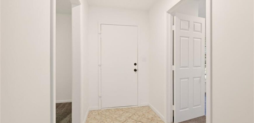 10106 NW Mirror Lake Drive, Kansas City, MO 64152