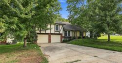 10106 NW Mirror Lake Drive, Kansas City, MO 64152