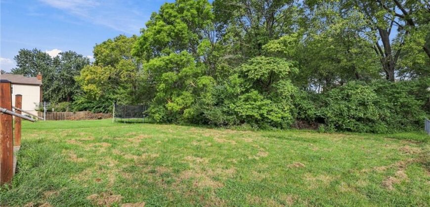 10106 NW Mirror Lake Drive, Kansas City, MO 64152