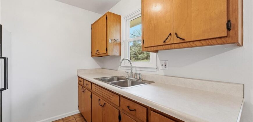 2404 NE Shady Lane Drive, Gladstone, MO 64118