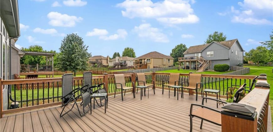 11404 N Bristol Avenue, Kansas City, MO 64156