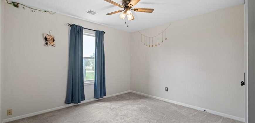 11404 N Bristol Avenue, Kansas City, MO 64156