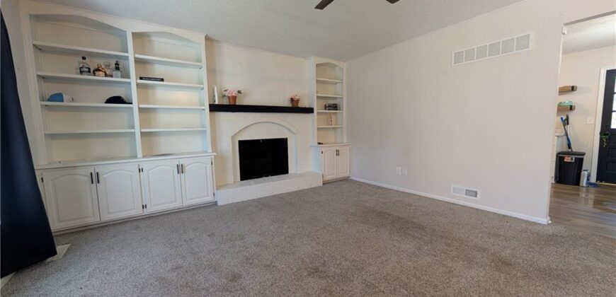 6116 N Broadway Street, Gladstone, MO 64118