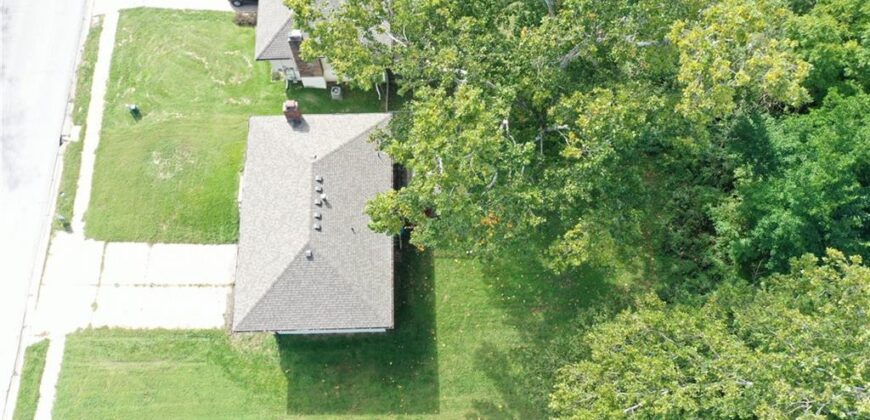 6116 N Broadway Street, Gladstone, MO 64118