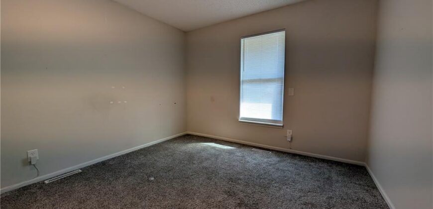 6116 N Broadway Street, Gladstone, MO 64118