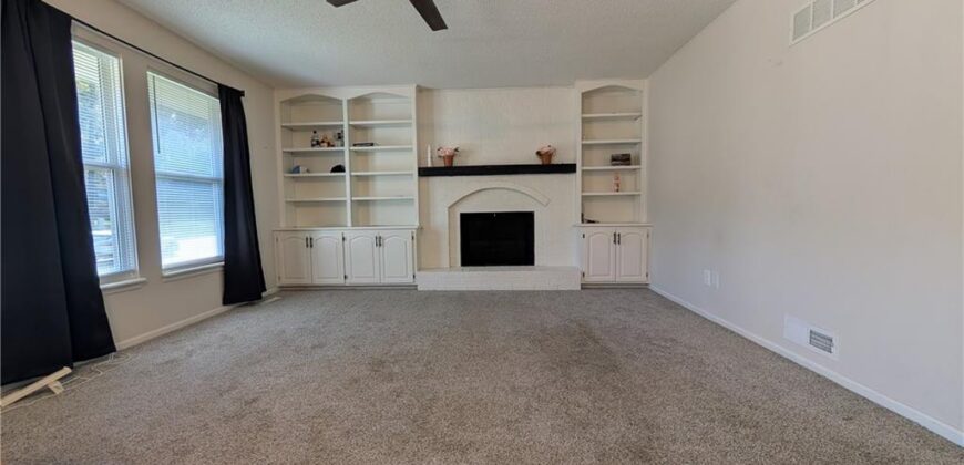 6116 N Broadway Street, Gladstone, MO 64118