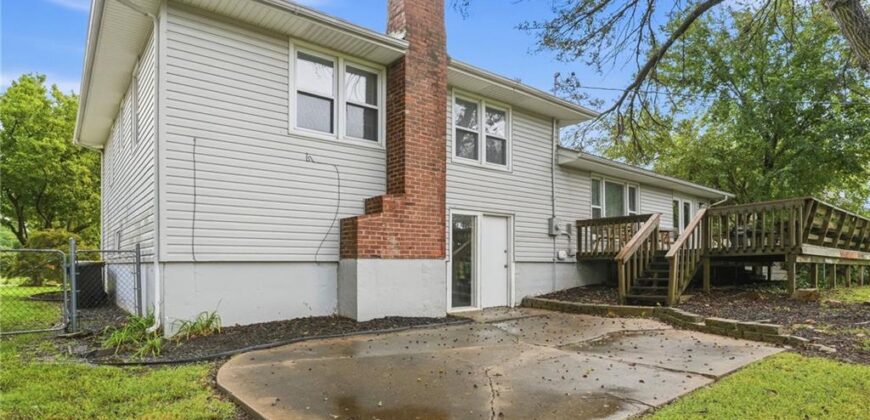 3238 N Chippewa Drive, Kansas City, MO 64116
