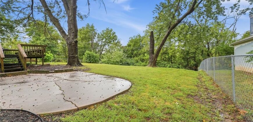3238 N Chippewa Drive, Kansas City, MO 64116