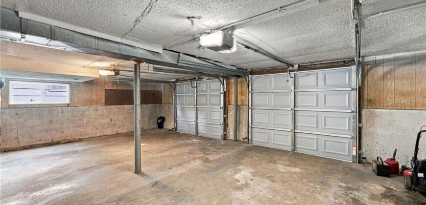 3238 N Chippewa Drive, Kansas City, MO 64116