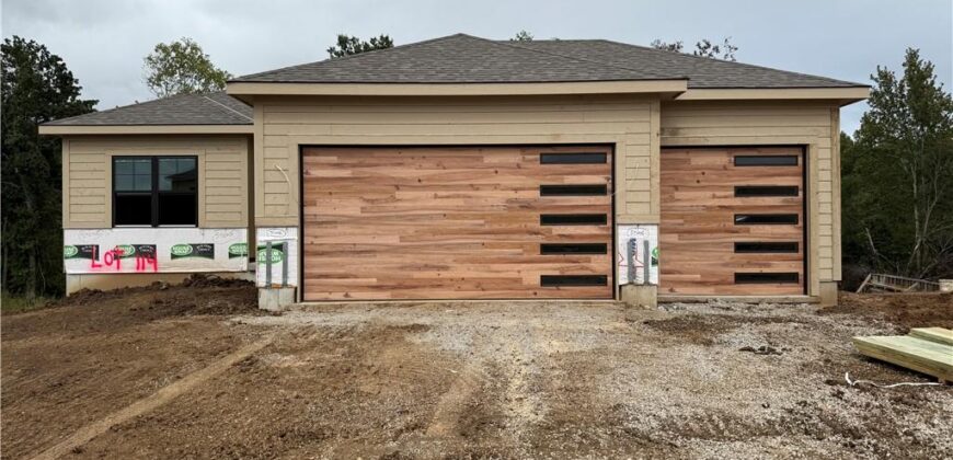 2116 Deerfield Terrace, Liberty, MO 64068