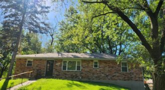 7500 N Main Street, Gladstone, MO 64118