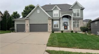 10122 N Lane Drive, Kansas City, MO 64157