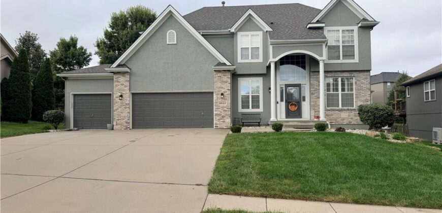 10122 N Lane Drive, Kansas City, MO 64157