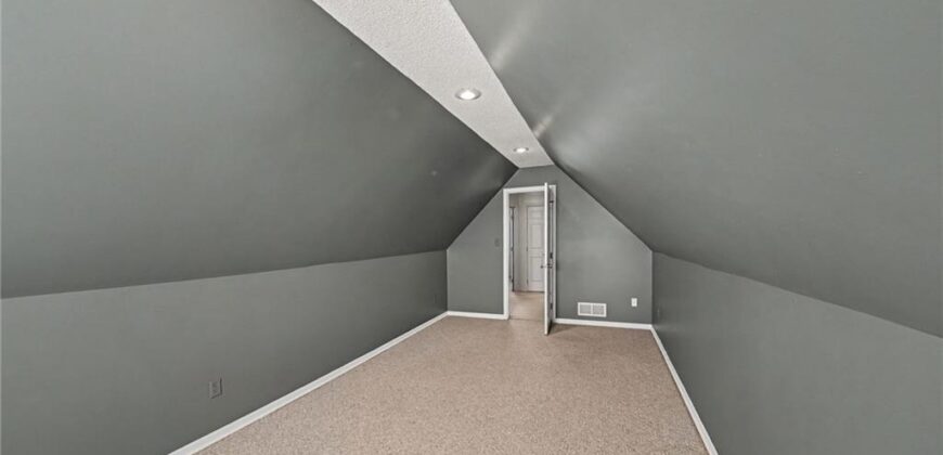 7423 N Wallace Avenue, Kansas City, MO 64158