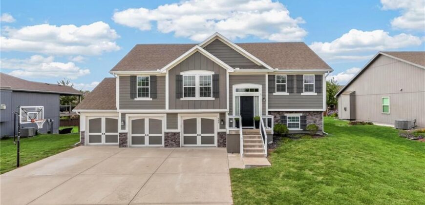 902 N Cottonwood Street, Kearney, MO 64060