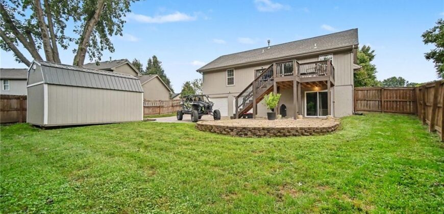 1001 NE 194th Terrace, Smithville, MO 64089