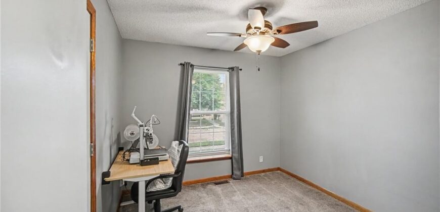 1001 NE 194th Terrace, Smithville, MO 64089