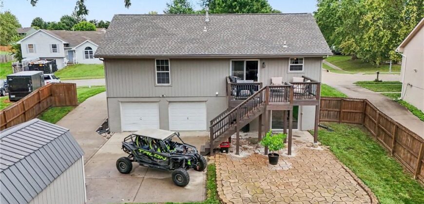 1001 NE 194th Terrace, Smithville, MO 64089