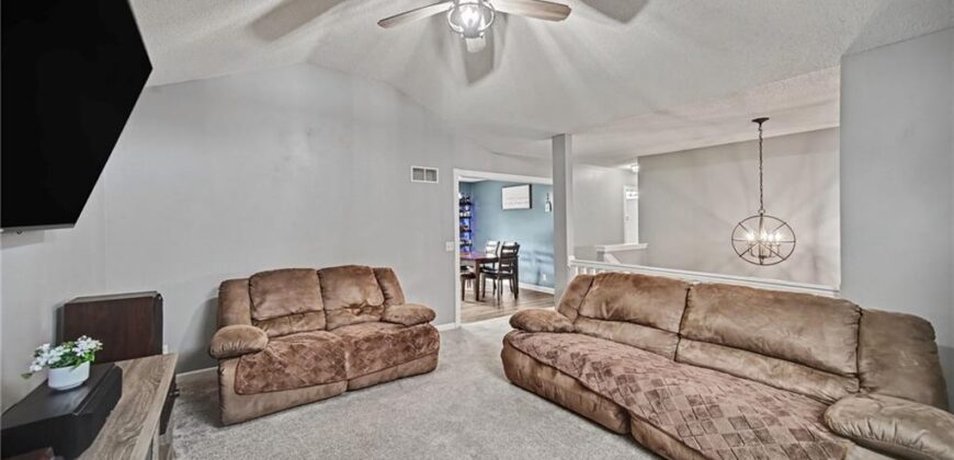 1001 NE 194th Terrace, Smithville, MO 64089