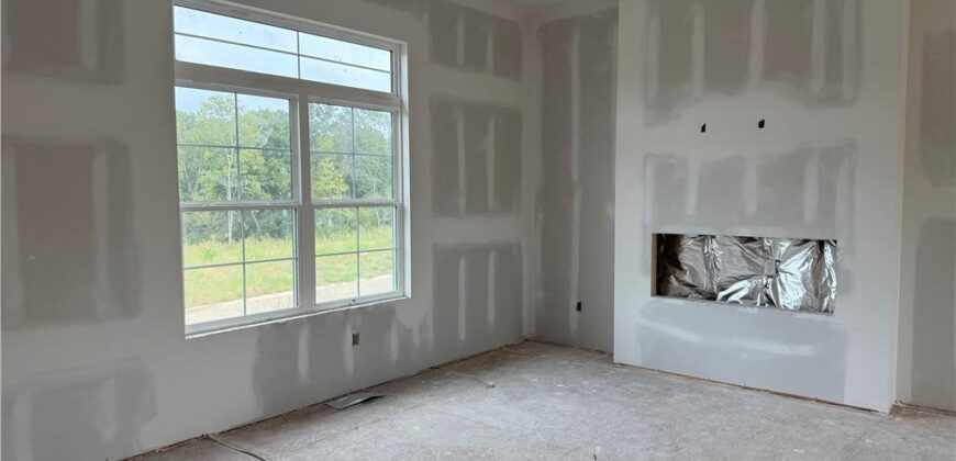 2129 Deerfield Terrace, Liberty, MO 64068