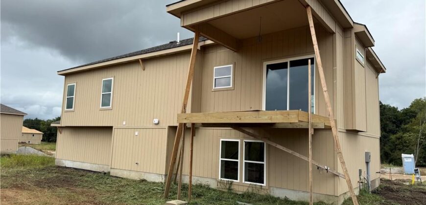 2121 Deerfield Terrace, Liberty, MO 64068