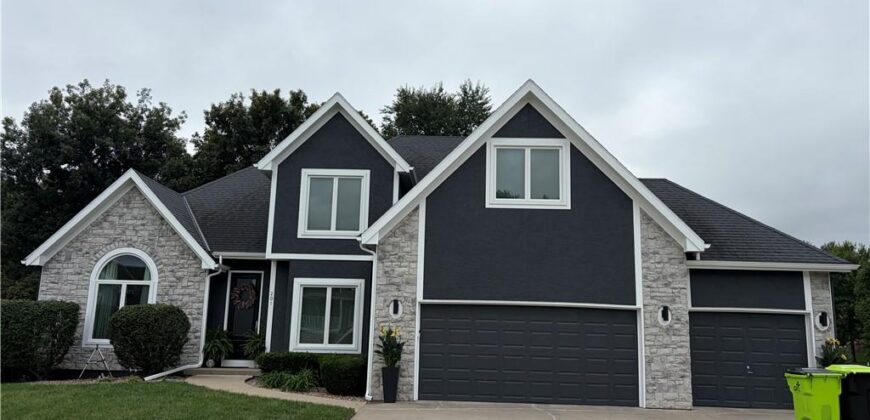 201 Surrey Court, Smithville, MO 64089