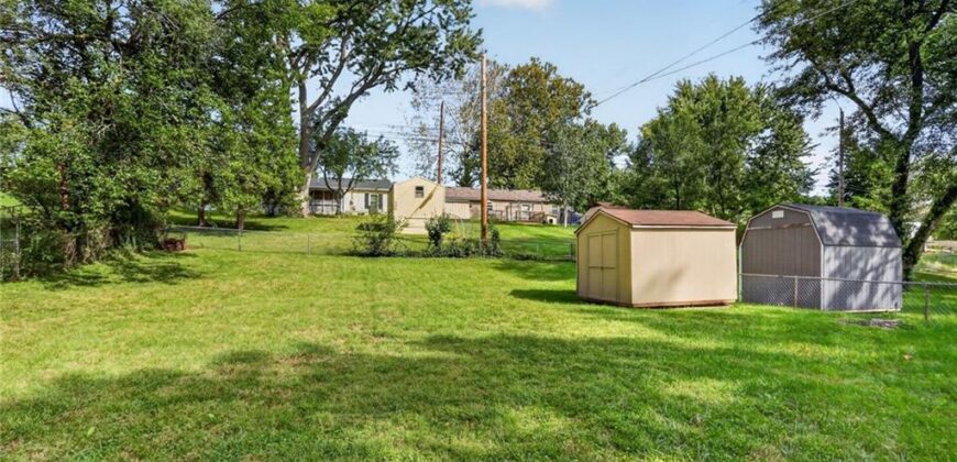 5319 N Woodland Avenue, Kansas City, MO 64118