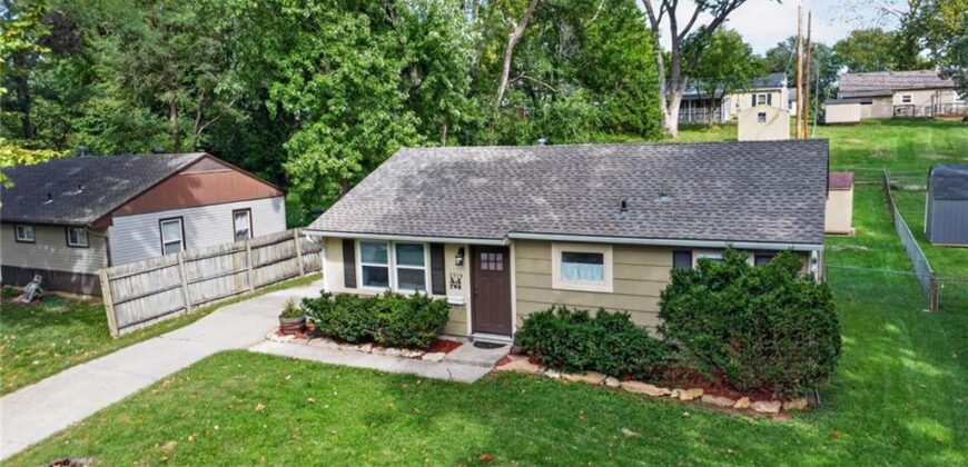 5319 N Woodland Avenue, Kansas City, MO 64118