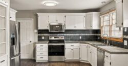 512 E Woods Street, Smithville, MO 64089