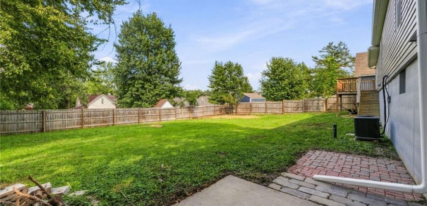 512 E Woods Street, Smithville, MO 64089