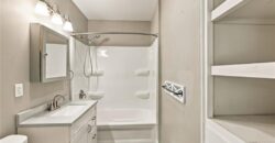 512 E Woods Street, Smithville, MO 64089