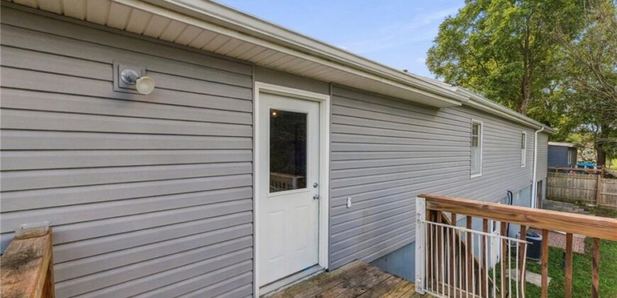 512 E Woods Street, Smithville, MO 64089