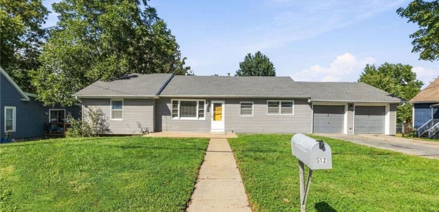 512 E Woods Street, Smithville, MO 64089