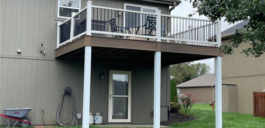920 E 8th St Circle, Kearney, MO 64060