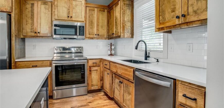 8117 N Farley Avenue, Kansas City, MO 64158