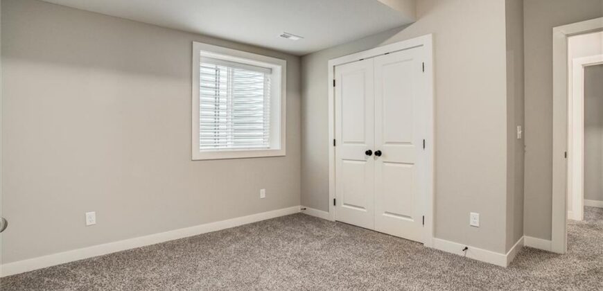 8117 N Farley Avenue, Kansas City, MO 64158