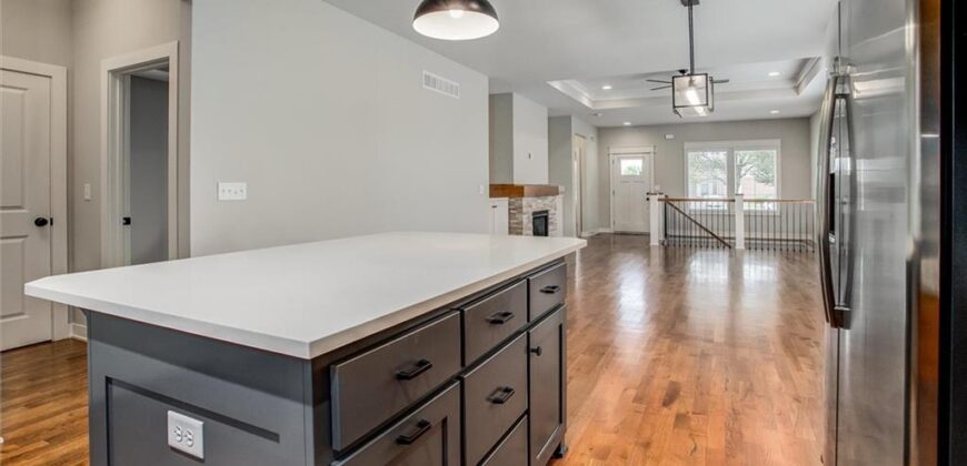8117 N Farley Avenue, Kansas City, MO 64158