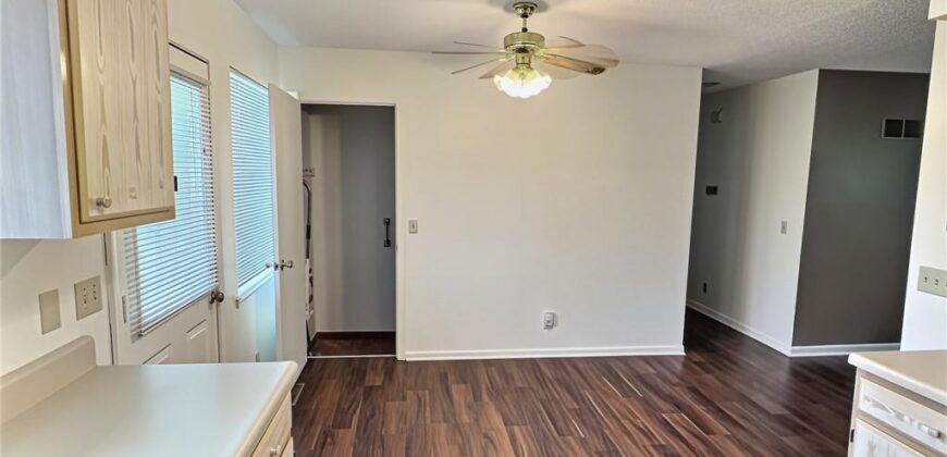 301 E 17th Street, Kearney, MO 64060