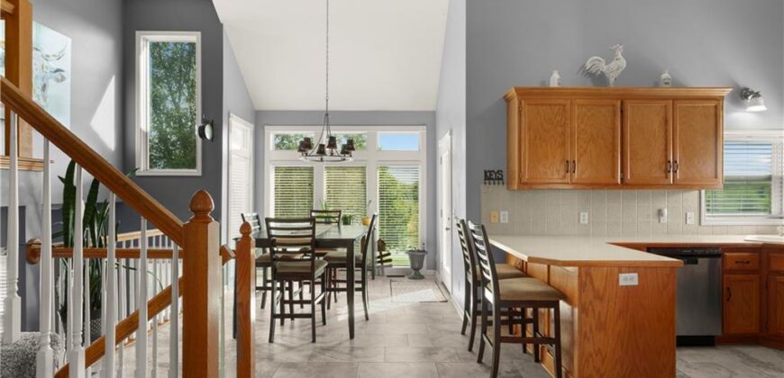 407 KILLARNEY Lane, Smithville, MO 64089