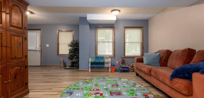 3508 N PARK Avenue, Kansas City, MO 64116